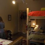 فكرة الغرفة الداخلية لثلاثة طلاب