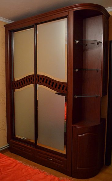 خزانة ملابس كلاسيكية من MDF