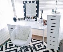 على النقيض من حافة الماكياج