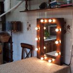 مرآة بني في المطبخ