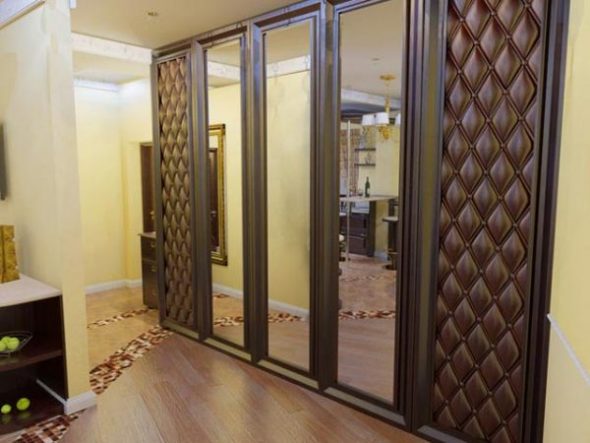 أبواب خزانة الجلود