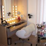 الجدول الإناث الخلفية الجميلة