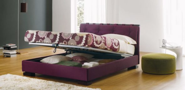 السرير مع آلية الرفع