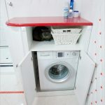 Kabinet kecil dengan mesin basuh terbina dalam