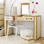 طاولة ماكياج غير عادية