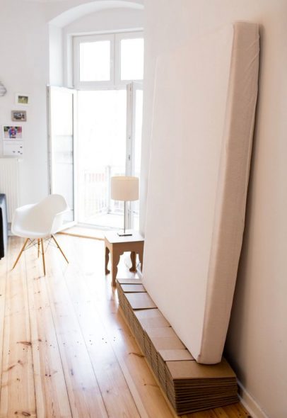 سرير كرتون قابل للطي