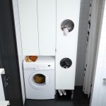 Locker asal di bilik mandi