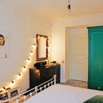 إضاءة المرآة مع إكليل