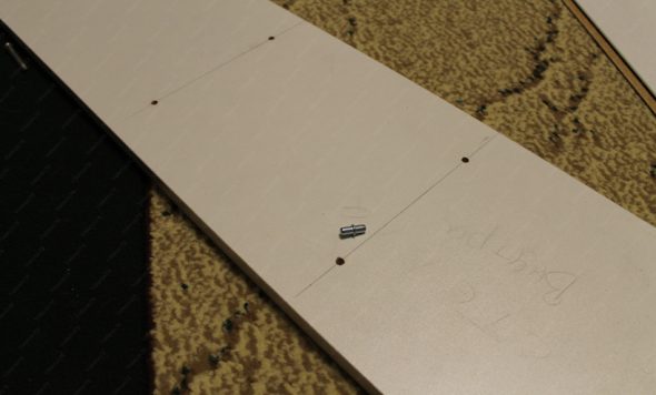 Lubang untuk rak pemasangan