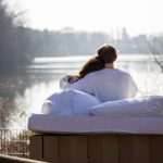 السرير من الورق المقوى المنقولة