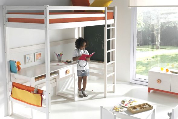 سرير للمراهق