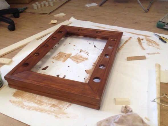 نحن الورنيش على الخشب