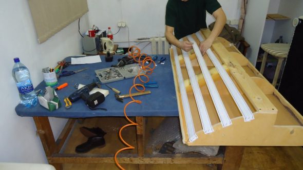 عملية إصلاح الأريكة