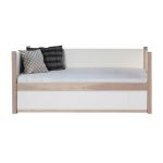 سرير بسيط للمراهق