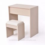 منضدة الزينة البسيطة بدون مرآة