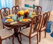 كراسي منحوتة