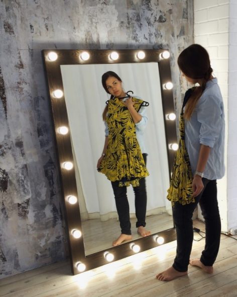 مرآة مستطيلة أنيقة