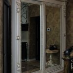 خزانة ملابس أنيقة من الخشب