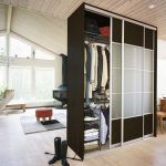 يخدم خزانة لغرف تقسيم المناطق في العلية