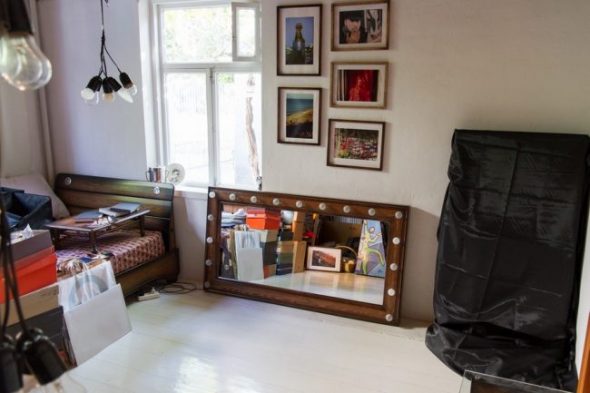 المرايا الصغيرة مع الضوء