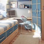 نائمة مع أدراج