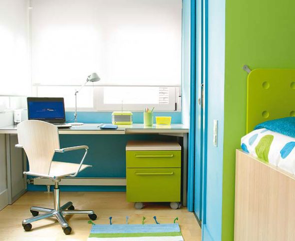 الجدول للدروس والألعاب للمراهق