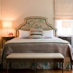 قماش مع طباعة خضراء على الرأس