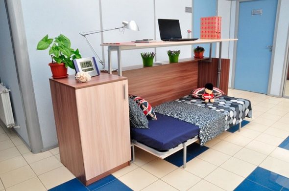 طاولة السرير المحولات