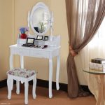 زجاج الرصيف مع مرآة بيضاء