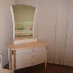 طاولة خلع الملابس غير عادية