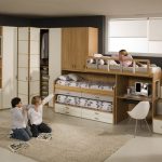 خزانة ملابس زاوية وأسرة قابلة للطي لتوفير مساحة لألعاب الأطفال