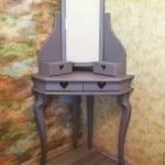 الجدول خلع الملابس اليدوية