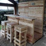 الأثاث في الهواء الطلق لإعطاء