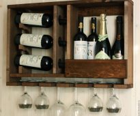 رف النبيذ في المطبخ