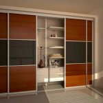 خزانة ملابس كبيرة وواسعة