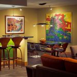 طاولة طعام كبيرة في مكانه