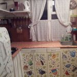 Decoupage في شكل صور مع اكسسوارات المطبخ