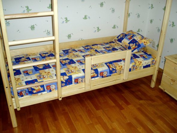 حاجز خشبي محدد