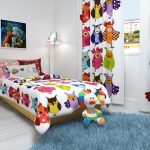 طفل مبطن المفرش