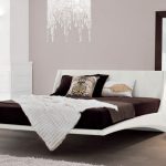 الخطوط المنحنية في غرفة النوم