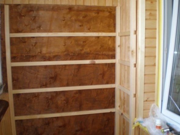 الجدار الخلفي اللوح