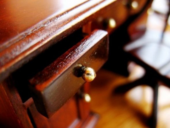 طاولة مصقولة