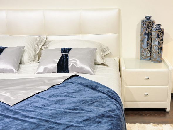 سرير إليزا مع أغطية قابلة للإزالة