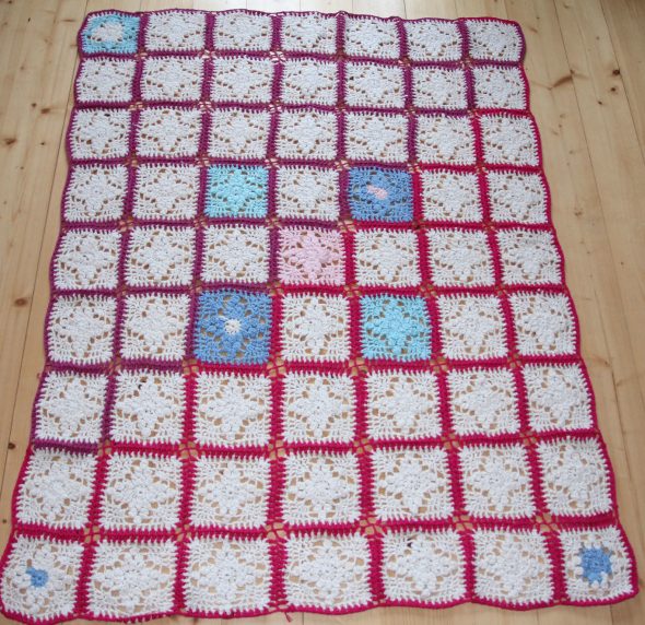 بطانية أنيقة منقوشة