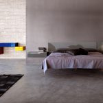 تثبيت غير عادي لسرير على الحائط