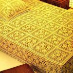 غطاء لطيف على السرير المصنوعة يدويا