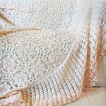 حليب منقوش دقيق مصنوع من الزخارف الملونة