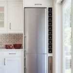 نيشا-vozle-holodilnika-DLYA-hraneniya-butylok-فينا