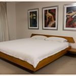 السرير العائم يتطلب أساس متين.