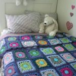 محبوك يدويا منقوشة